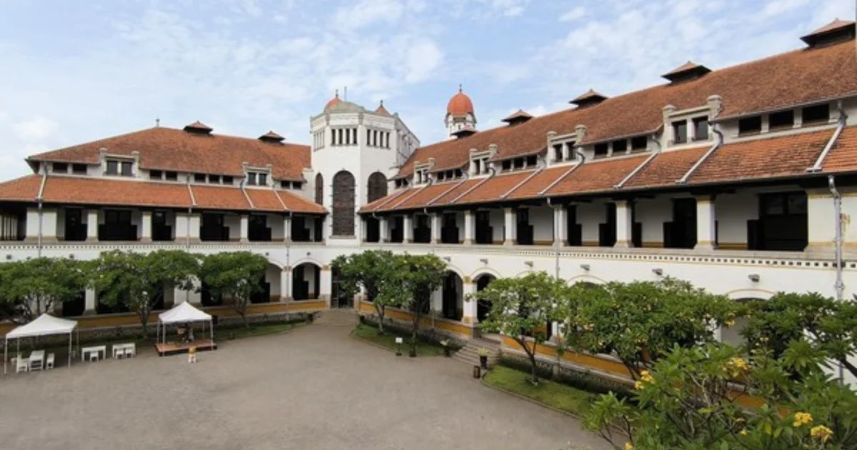 Bangunan Peninggalan Belanda di Indonesia